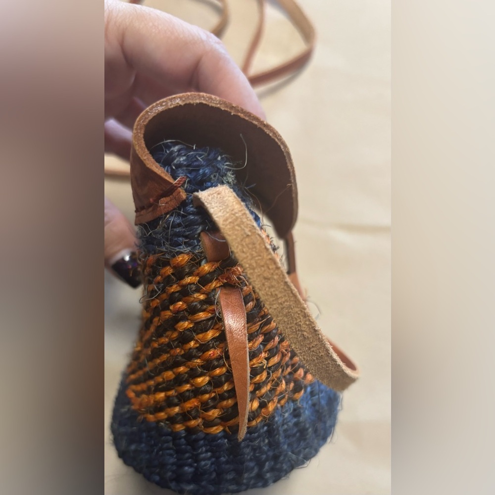 Woven Blue & Brown Crossbody Bucket Bag Leather Patterned Top Closure Straps - Picture 10 of 15